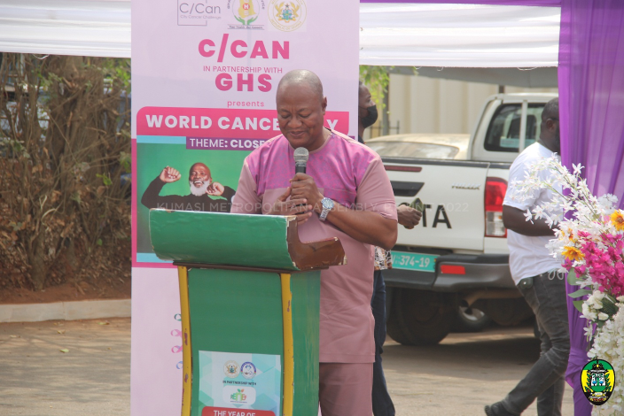 Hon. Sam Pyne delivering his opening remarks