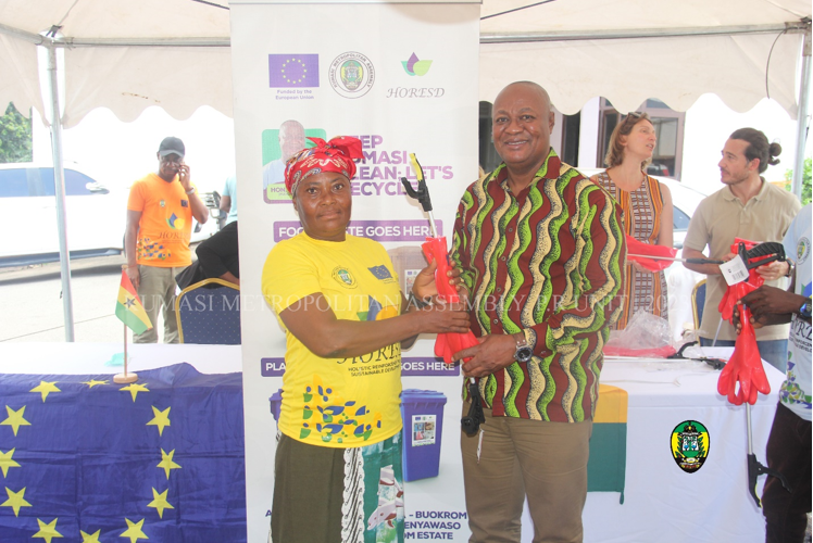 WASTE PICKERS RECEIVE LOGISTICS AND TRAINING FOR THEIR WORK UNDER THE HORESD PROJECT