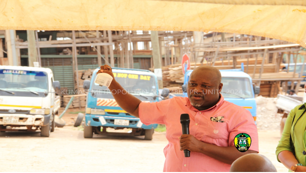 Mr. Hamza Bawa Mahama addressing the durbar